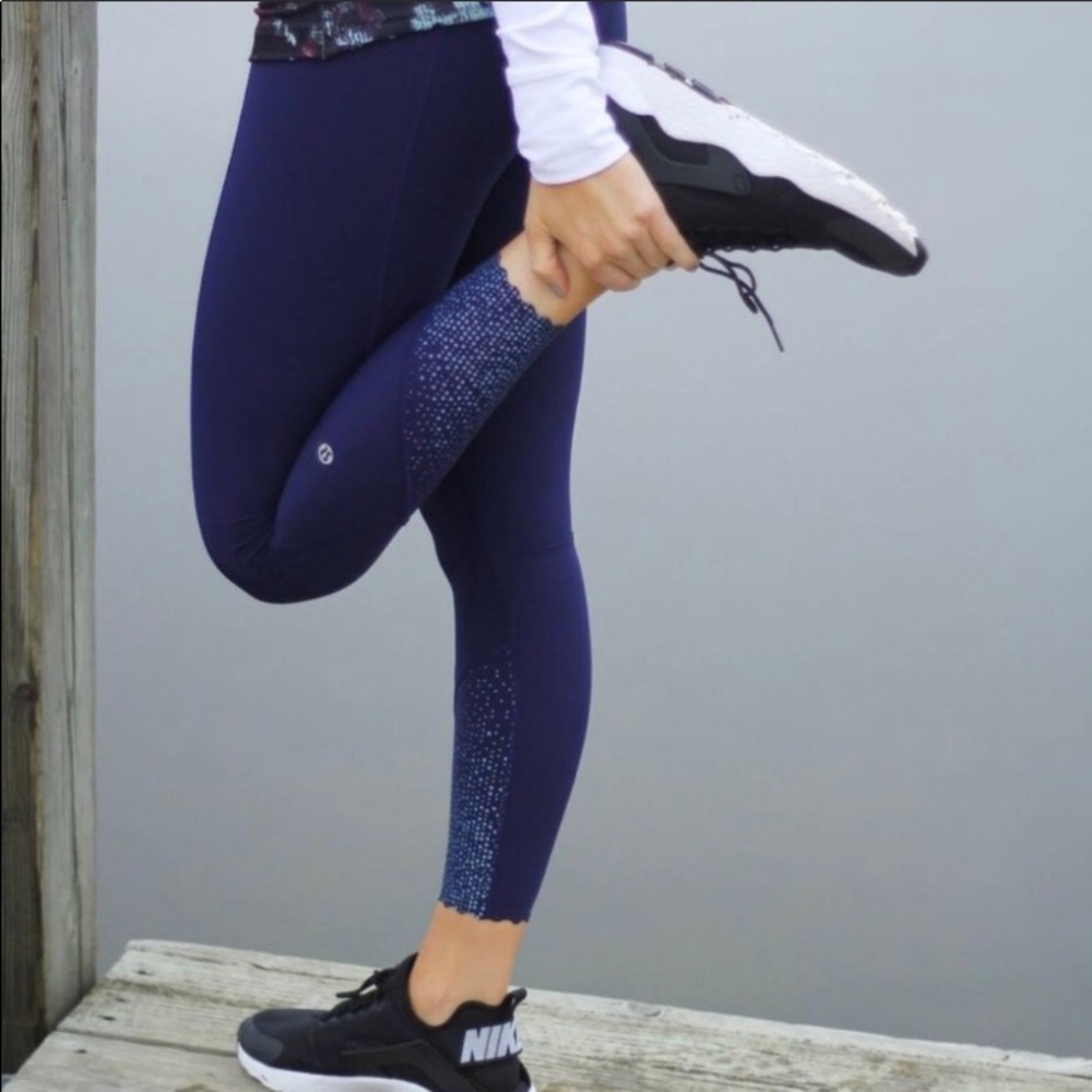 Lululemon "Tight Stuff" Cropped Legging